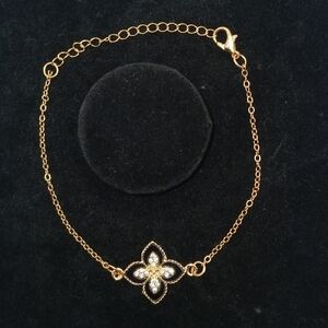 14K Gold Plated Jeweled Clover Style Bracelet 9.25"​​